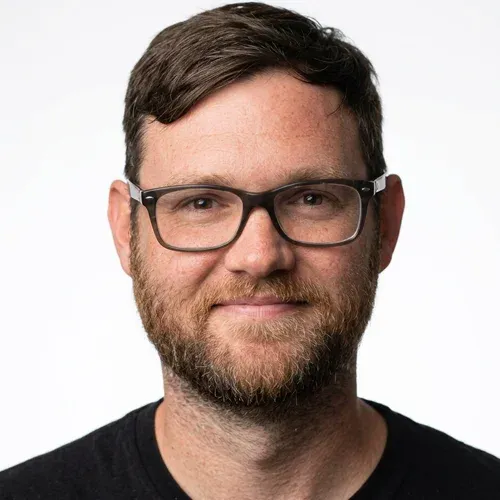 headshot-alex-_milton_crew_leader