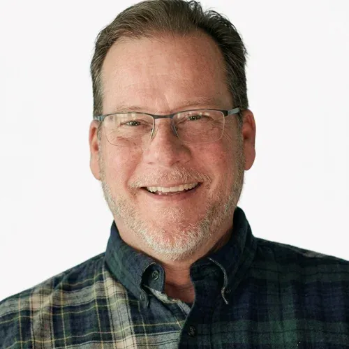 headshot-bryan-_sales