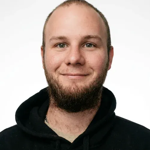 headshot-zach-_crew_leader