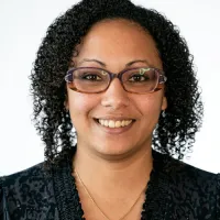 headshot-leigh-_routing_manager